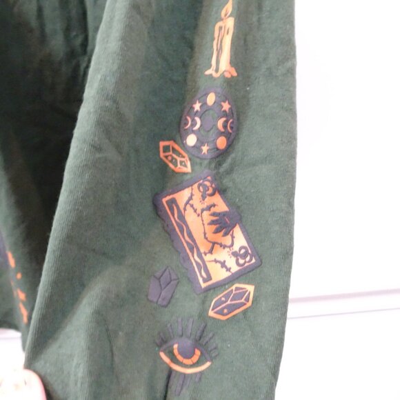 Disney Parks Hocus Pocus Be Your Own Kind Of Magic Spirit Jersey Adult S Green - Picture 4 of 9